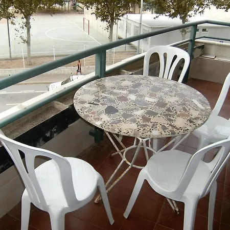 Apartment Medes Park *