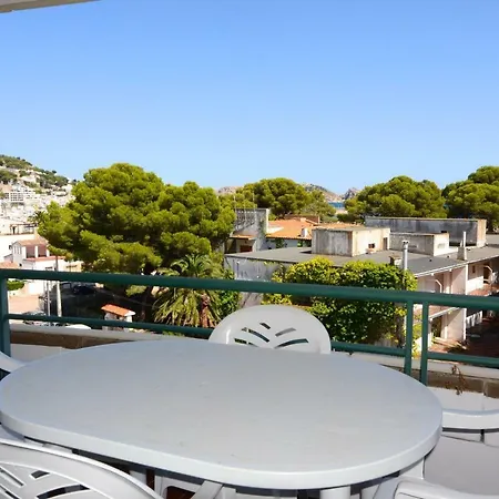 Medes Park Apartment