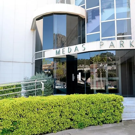 Medes Park Apartment *