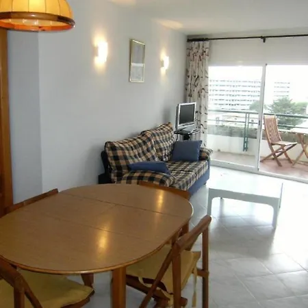 Medes Park Apartment